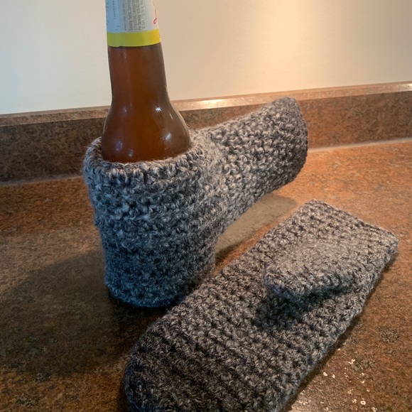 Handmade Campfire Mittens -  Crocheted with Premier Puzzle gradient yarn in GREY - Picture 2 of 3